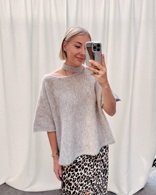 TRUDY KNITTED TEE - BEIGE