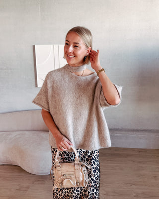 TRUDY KNITTED TEE - BEIGE