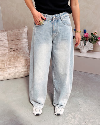 AURA BALLOON FIT JEANS - LIGHT BLUE - By Lenz