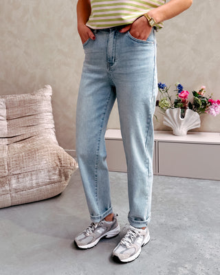 ZOEY MOM JEANS - LIGHT BLUE - By Lenz