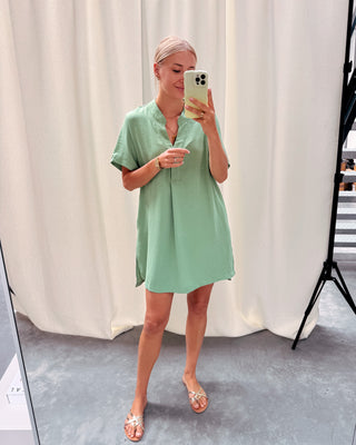 THE EFFORTLESS DRESS - GREEN