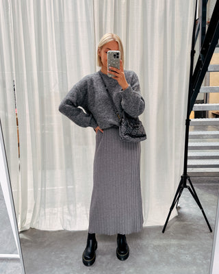 PARIS PLISSÉ KNIT SKIRT - GREY