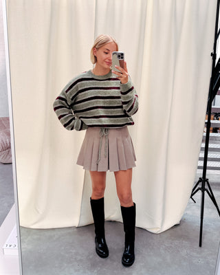 PRETTY PLEATS SKIRT - BEIGE