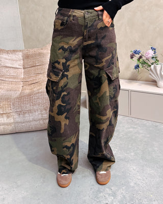 THE ARMY BABE BALLOON JEANS - By Lenz