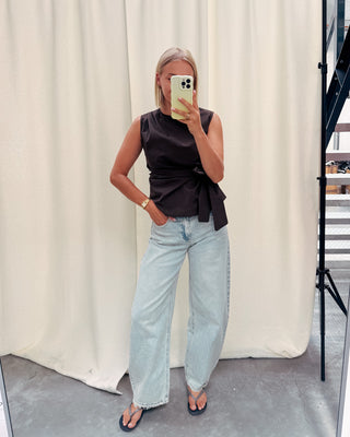 QUINCY RUFFLE BALLOON FIT JEANS