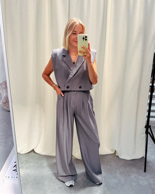 BLAIR SLEEVELESS BLAZER - GREY