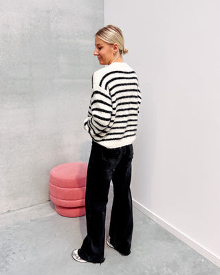 IDA CUT OFF JEANS - BLACK - By Lenz