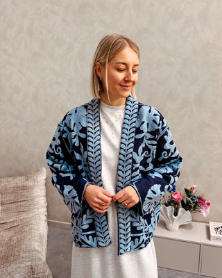 VIE JACKET - DARK BLUE/LIGHT BLUE FLOWERS - By Lenz