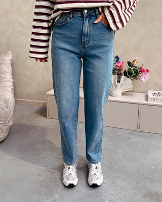 ZOEY MOM JEANS - MID BLUE - By Lenz