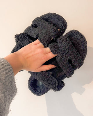 COZY TEDDY SLIPPERS - BLACK - By Lenz