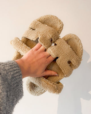 COZY TEDDY SLIPPERS - BEIGE - By Lenz
