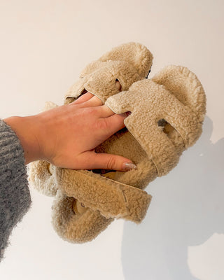 COZY TEDDY SLIPPERS - BEIGE - By Lenz