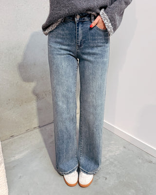 ELLA STRAIGHT JEANS - BLUE