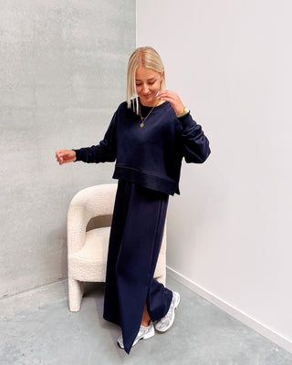 ASKER CROPPED SWEATER - DARK BLUE - By Lenz