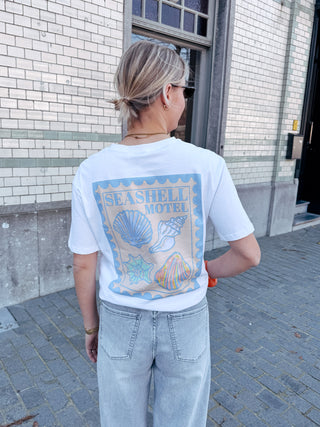SEASHELL MOTEL TEE - By Lenz