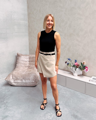 HARPER BELTED SKORT - By Lenz