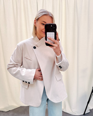 CLEAN LINE BLAZER JACKET - By Lenz